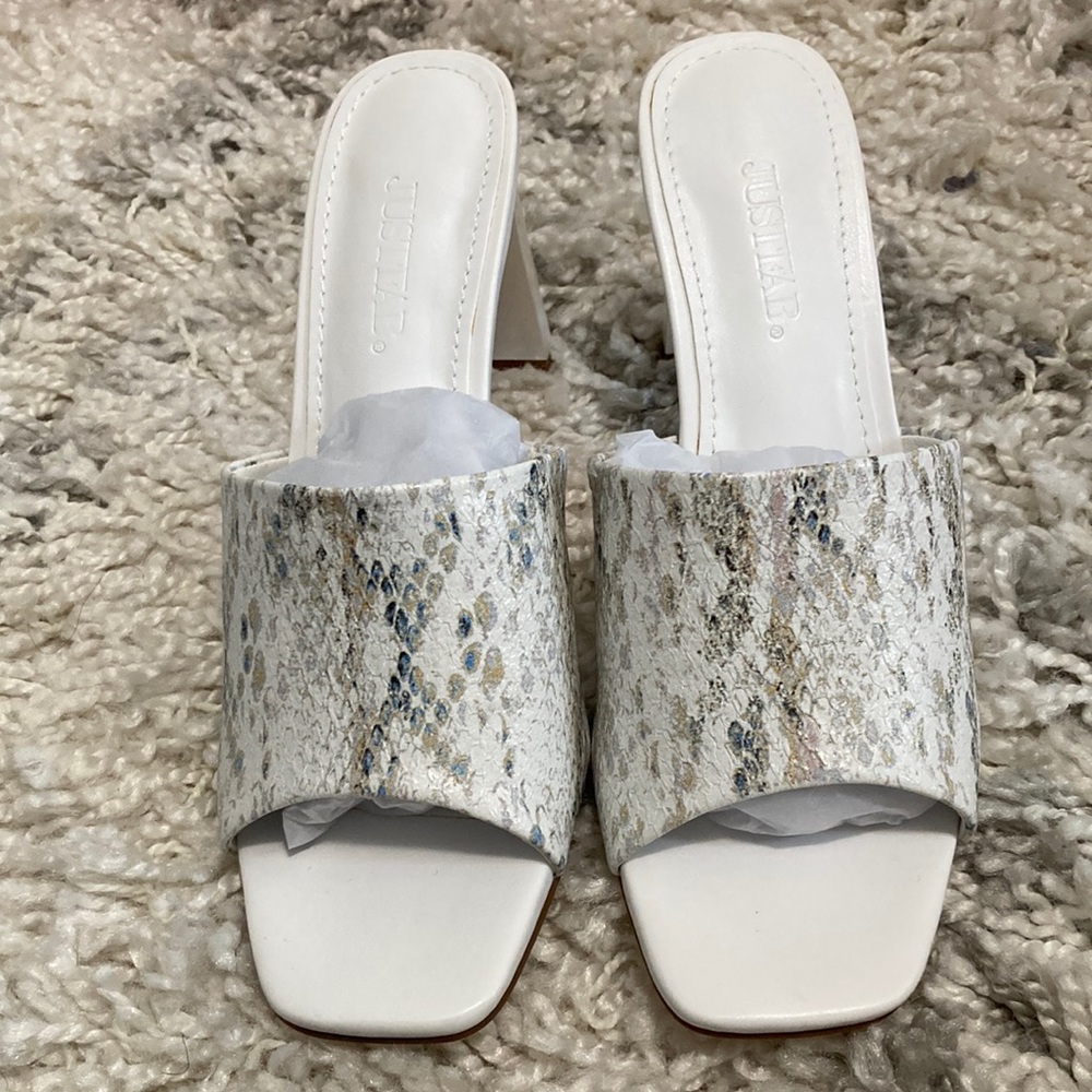 New Sz 7 Sandals